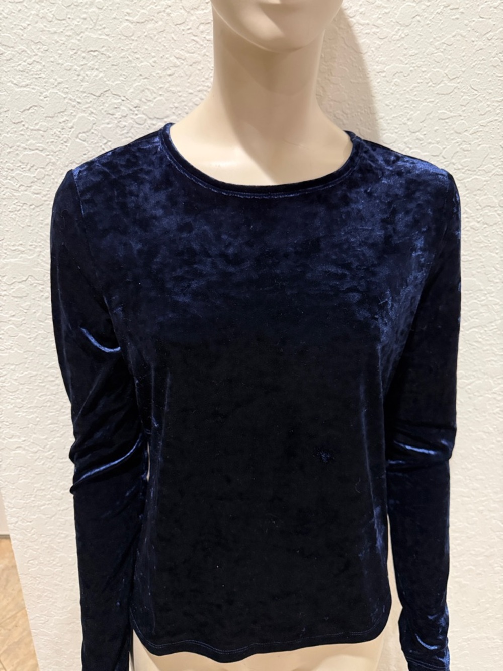 Forever 21 Navy Velvet Long-Sleeve Top